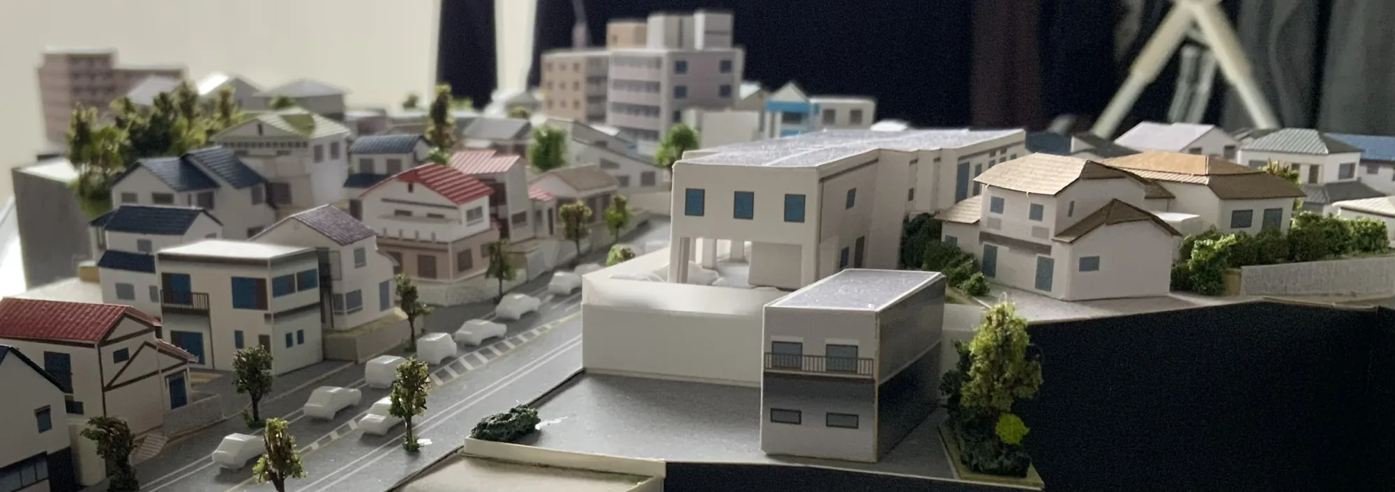 ペーパークラフトで製作した街並みの建築模型